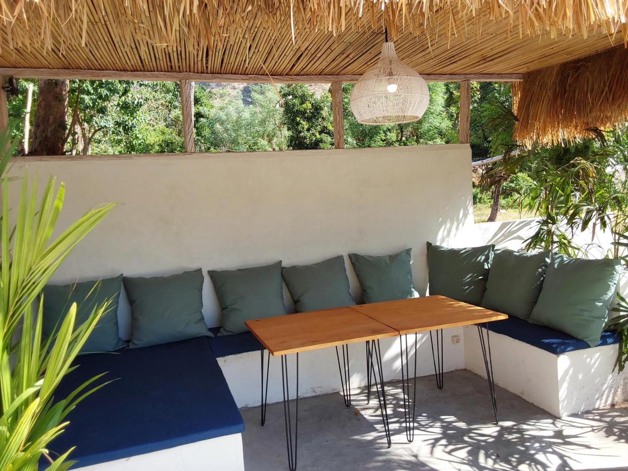 Okaoki Homestay Amed Extérieur photo